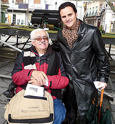 Mit Juan Pinilla auf dem Bibrambla-Platz / Con Juan Pinilla en la Plaza Bibrambla.
